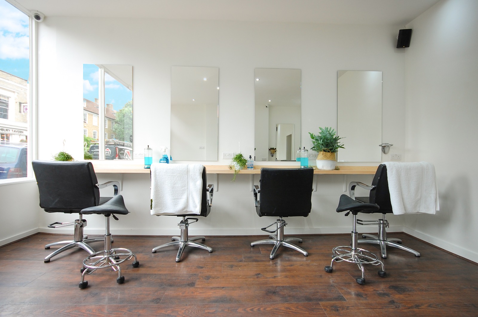 Salon Four Chairs